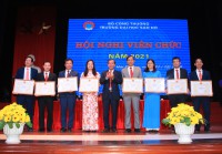 Trường đại học Sao Đỏ tổ chức Hội nghị cán bộ viên chức năm 2021