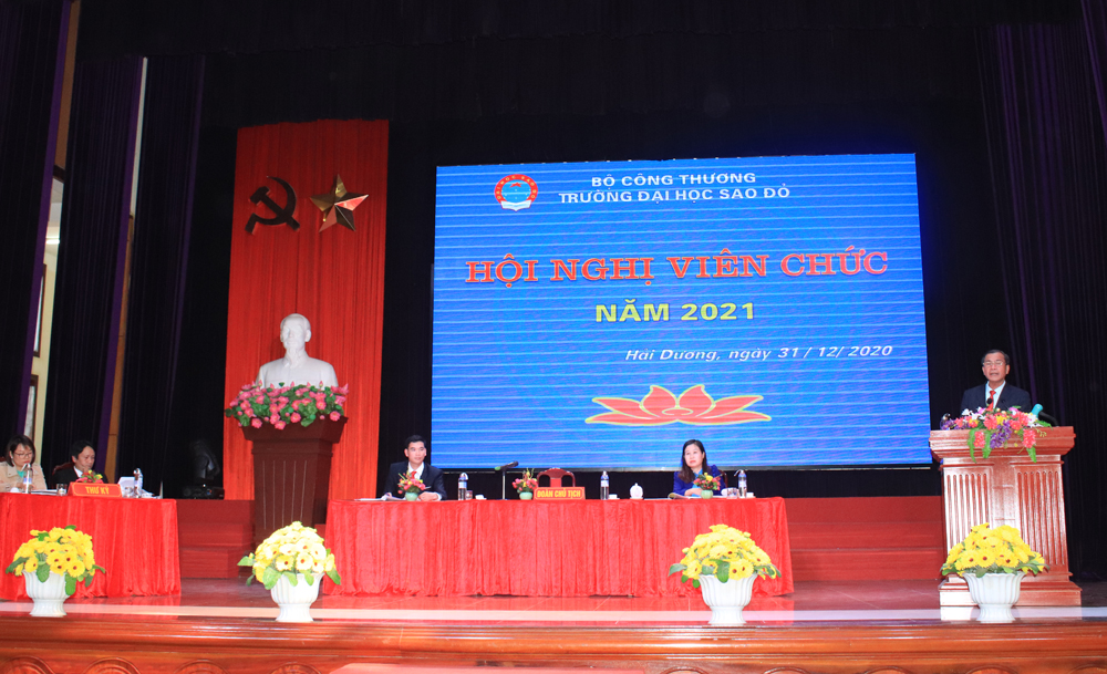 hieu truong phat bieu 2