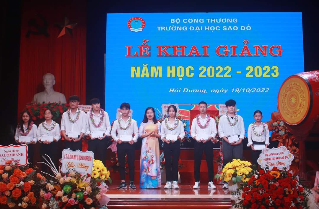 trao học bổng